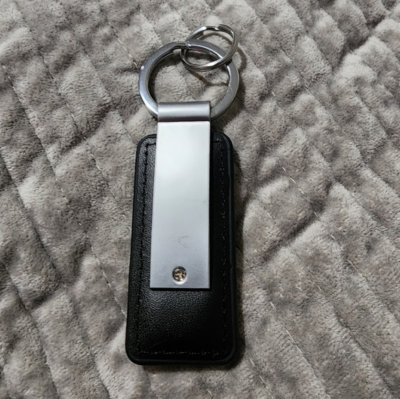 MASERATI KEYCHAIN - Picture 3 of 4